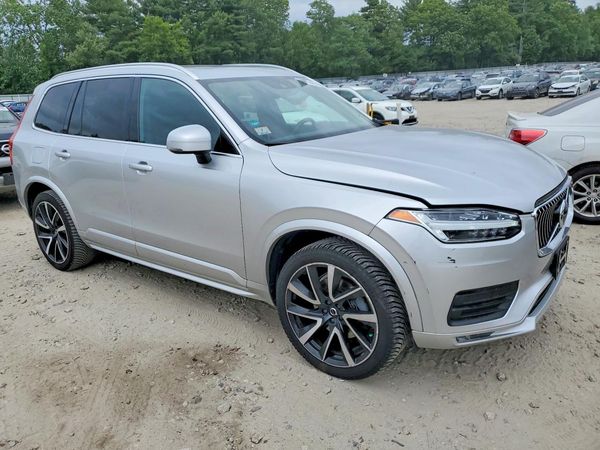 2020 VOLVO XC90 Momentum