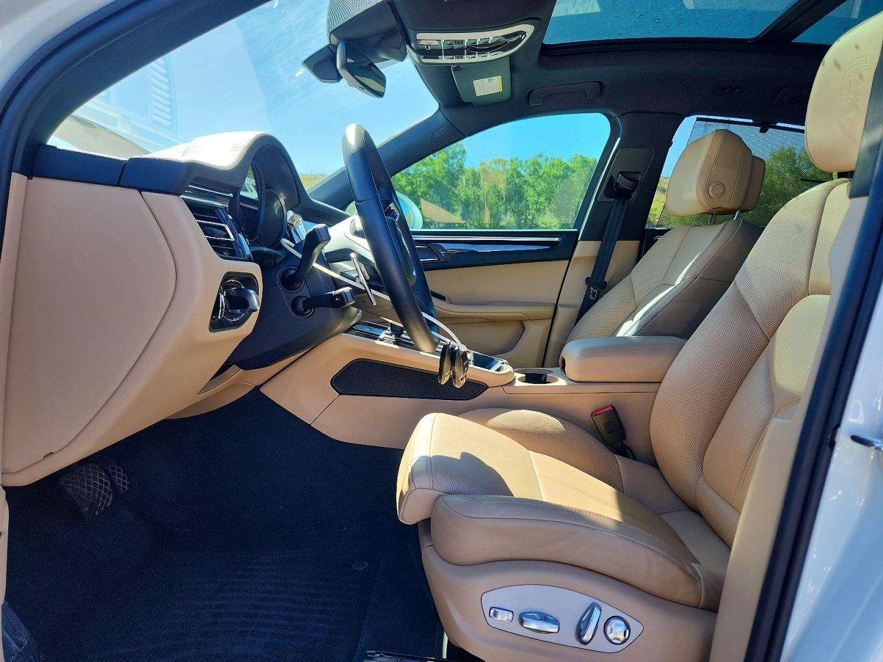 2025 PORSCHE MACAN Macan, Macan T