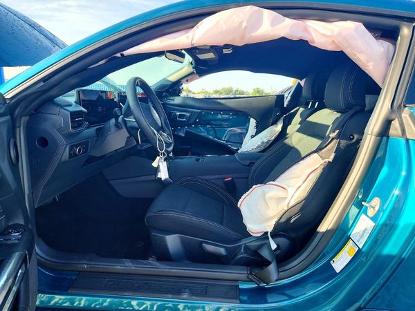 2026 FORD MUSTANG I4