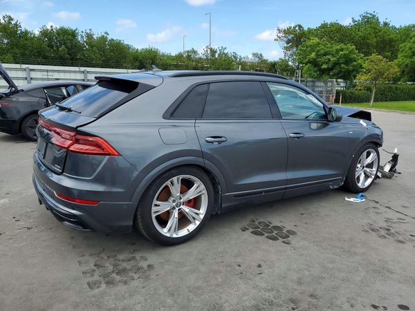 2021 AUDI Q8