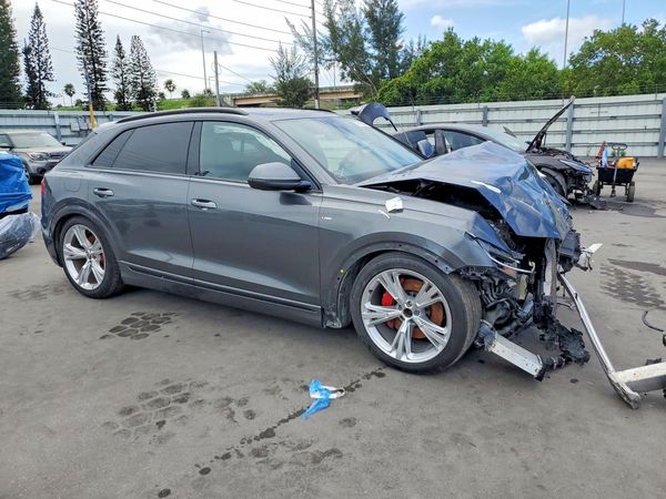 2021 AUDI Q8