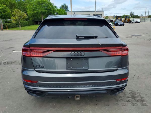 2021 AUDI Q8