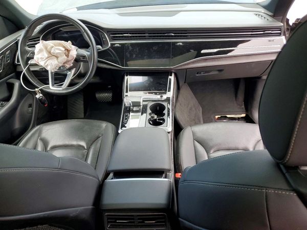 2021 AUDI Q8