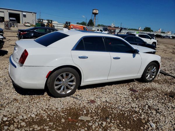 2020 CHRYSLER 300