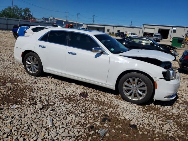 2020 CHRYSLER 300
