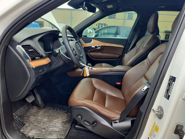2023 VOLVO XC90 Plus Bright