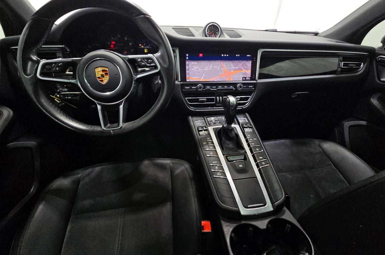 2021 PORSCHE MACAN Base