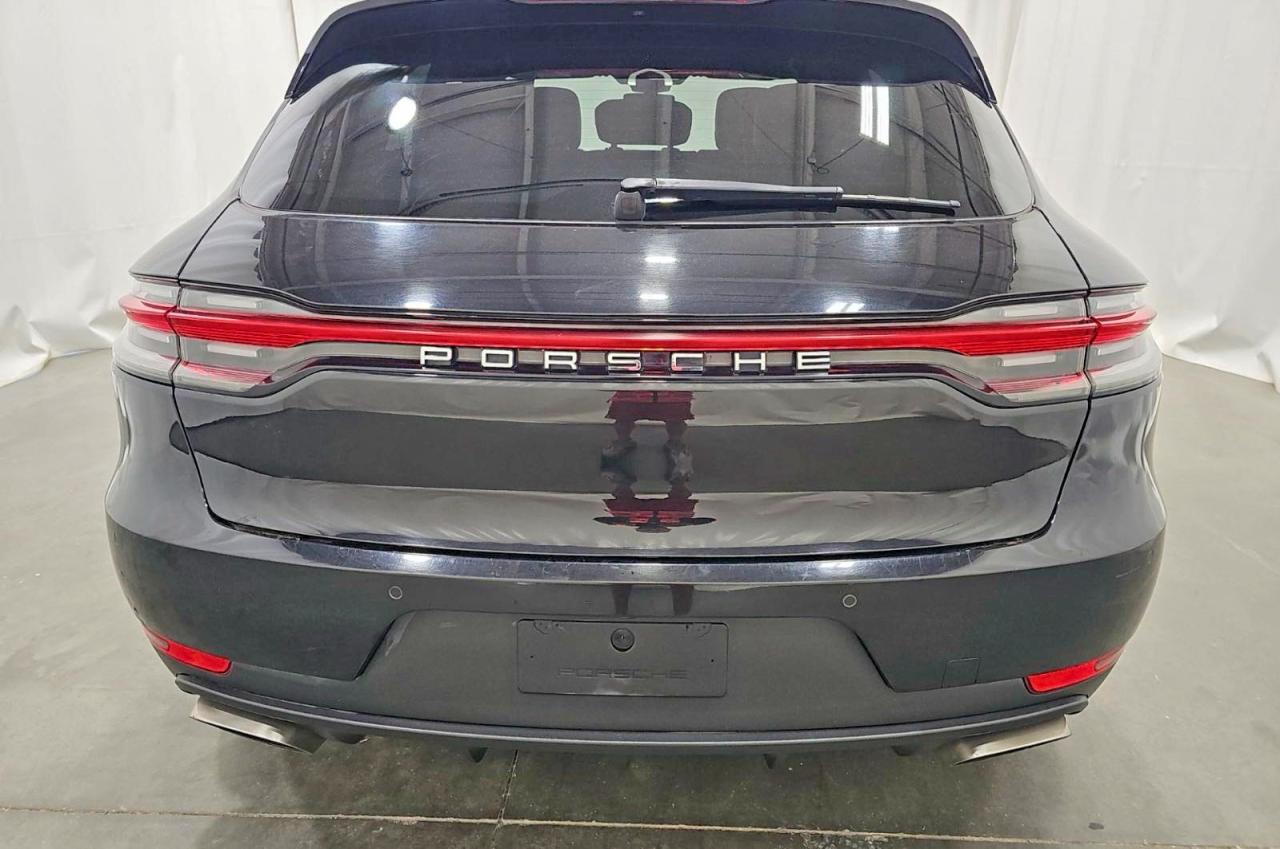 2021 PORSCHE MACAN Base