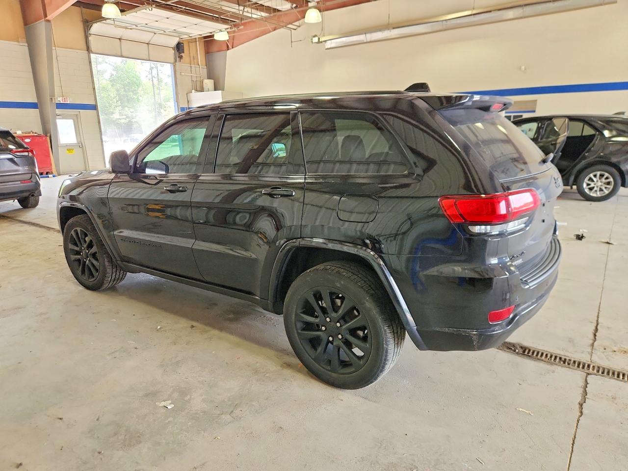 2020 JEEP GRAND CHEROKEE LAREDO 4X4