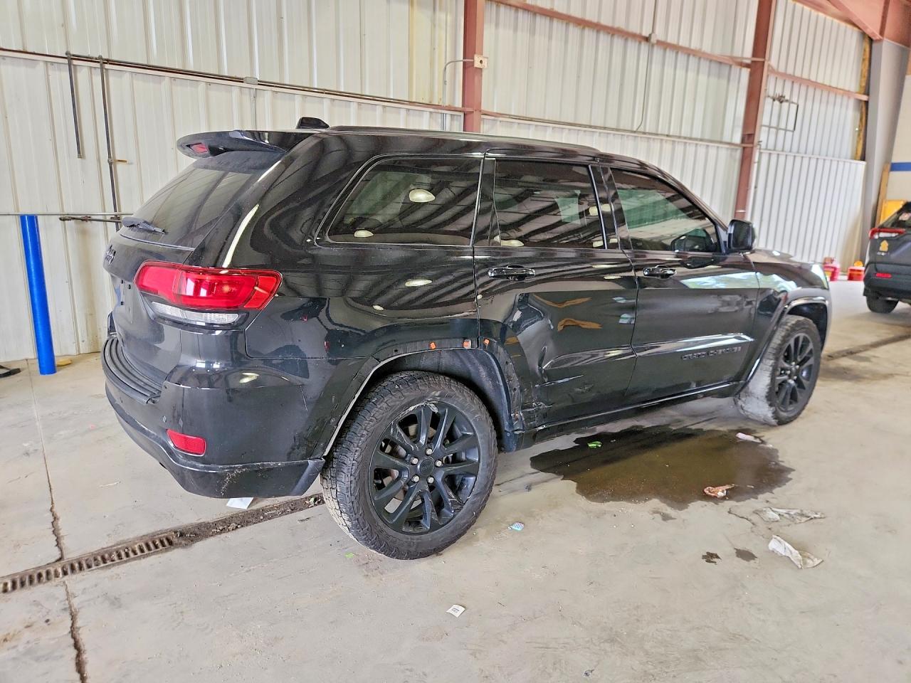 2020 JEEP GRAND CHEROKEE LAREDO 4X4