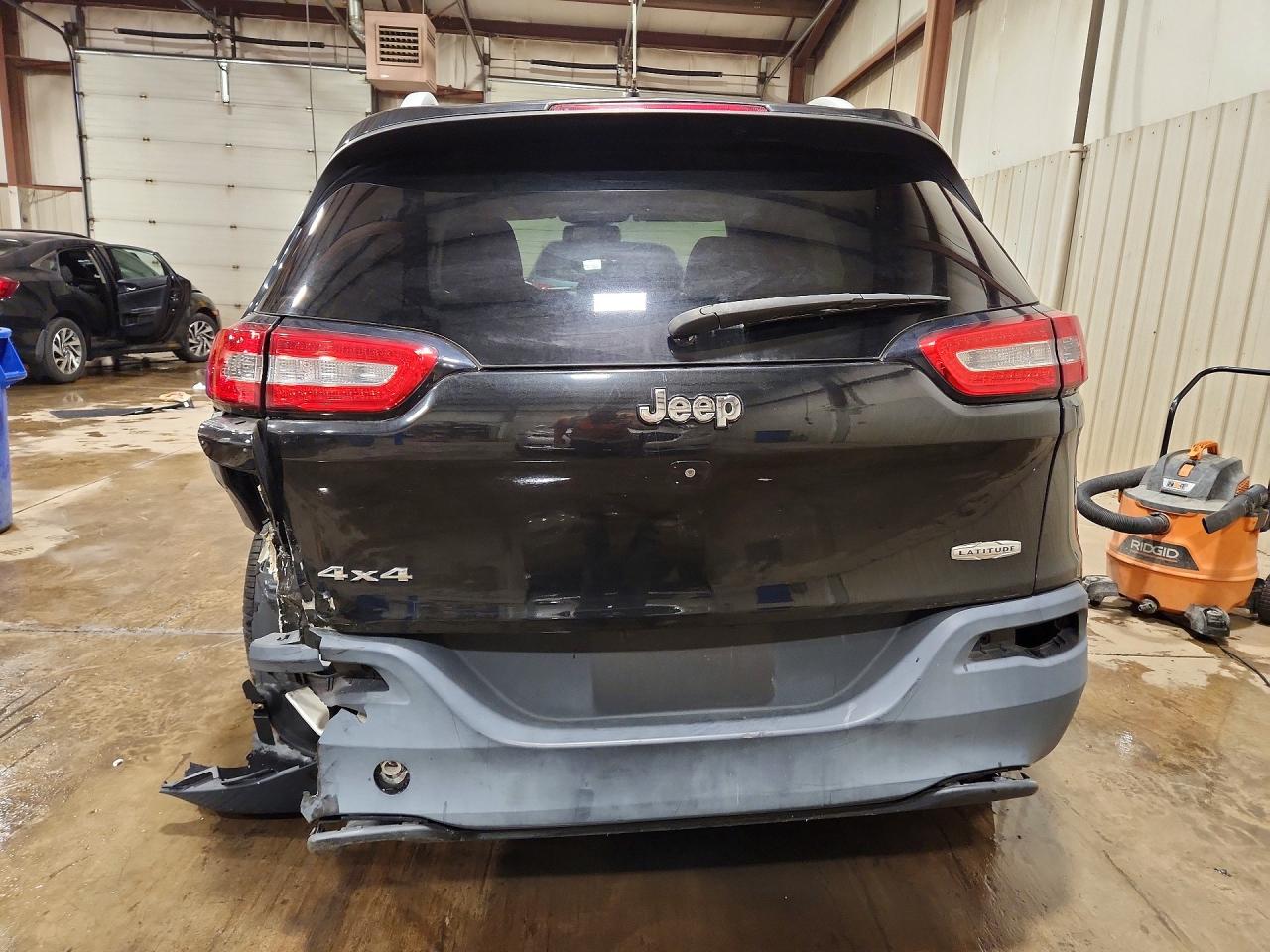 2015 JEEP CHEROKEE LATITUDE 4X4