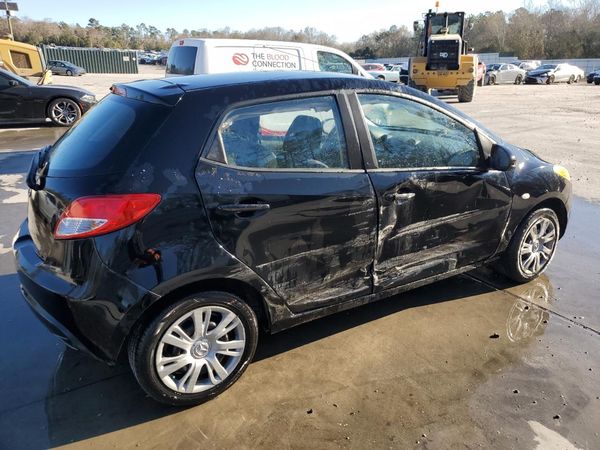 2013 MAZDA MAZDA2