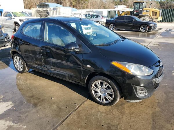 2013 MAZDA MAZDA2