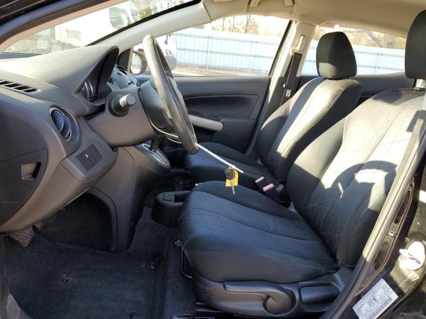 2013 MAZDA MAZDA2