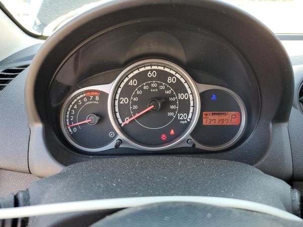 2013 MAZDA MAZDA2