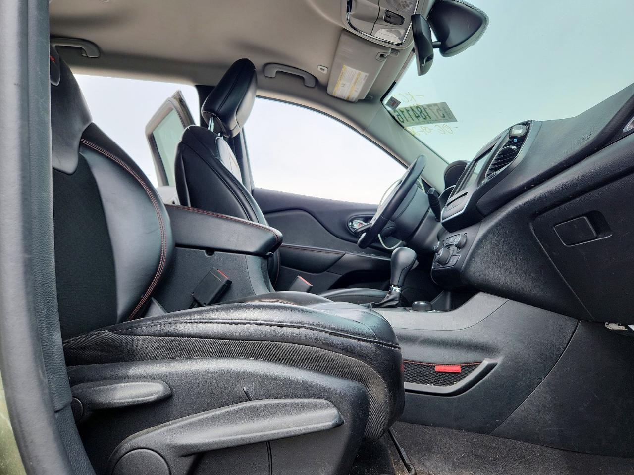 2019 JEEP CHEROKEE TRAILHAWK 4X4