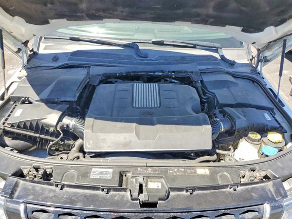 2016 LAND ROVER LR4 HSE — Engine bay