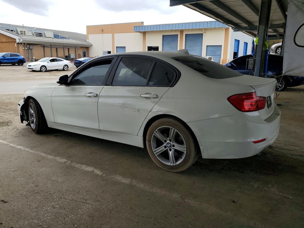 2014 BMW 320
