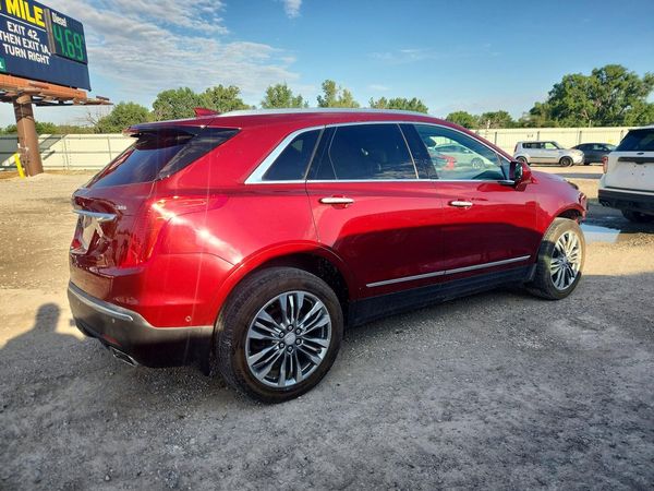 2017 CADILLAC XT5