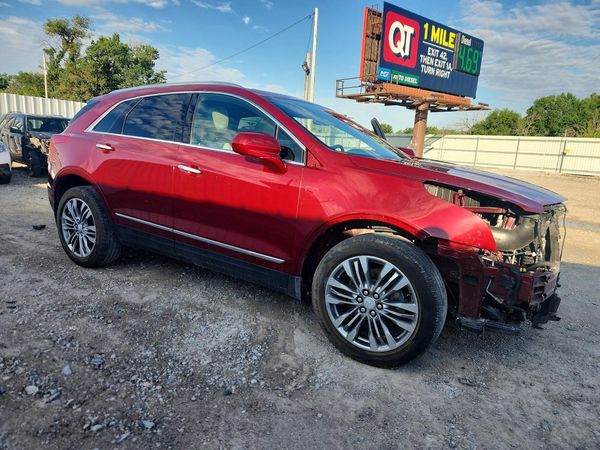 2017 CADILLAC XT5