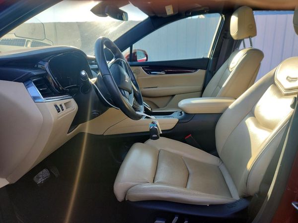 2017 CADILLAC XT5