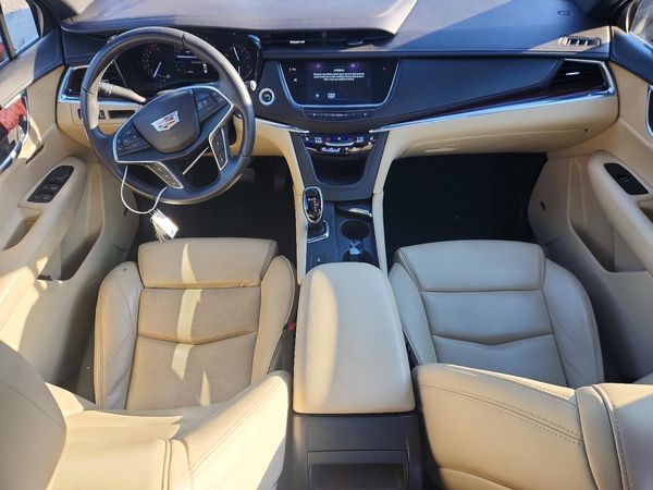 2017 CADILLAC XT5