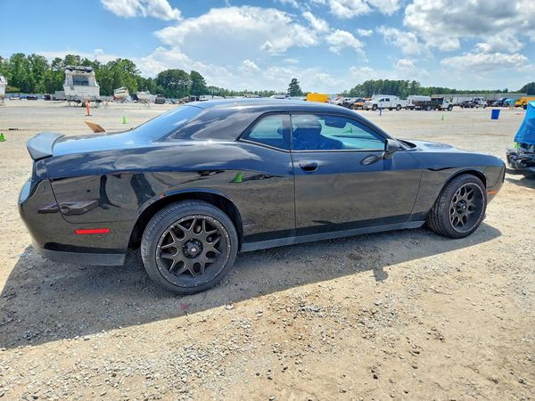 2017 DODGE CHALLENGER SXT