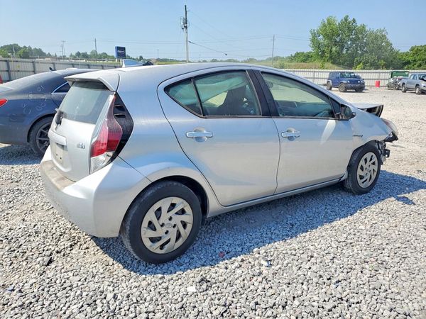 2016 TOYOTA PRIUS