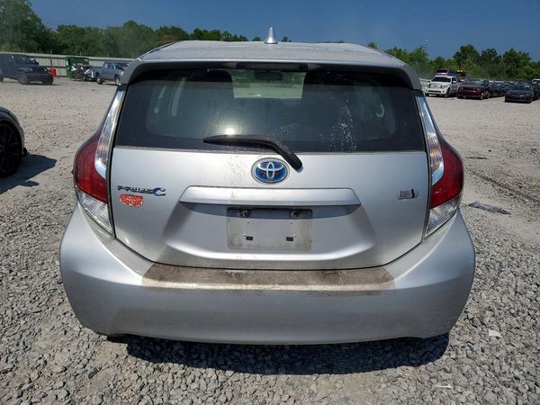2016 TOYOTA PRIUS