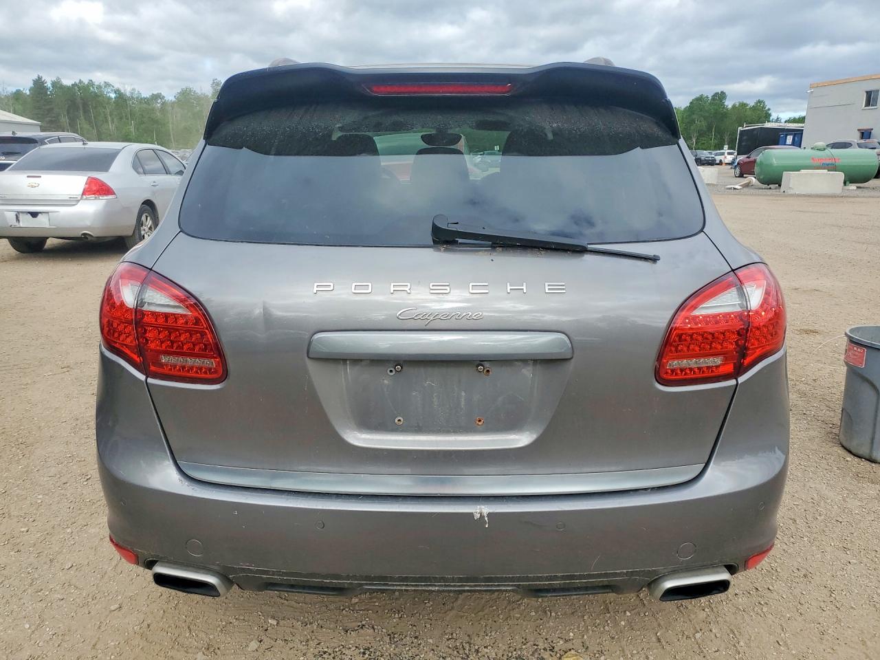 2013 PORSCHE CAYENNE