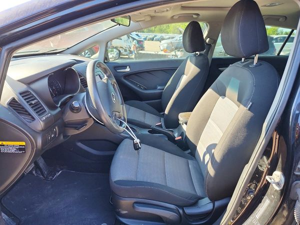 2016 KIA FORTE GL (Middle-Low Grade)