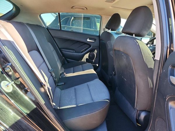 2016 KIA FORTE GL (Middle-Low Grade)