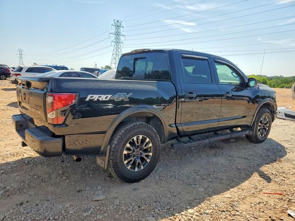 2021 NISSAN TITAN Crew Cab