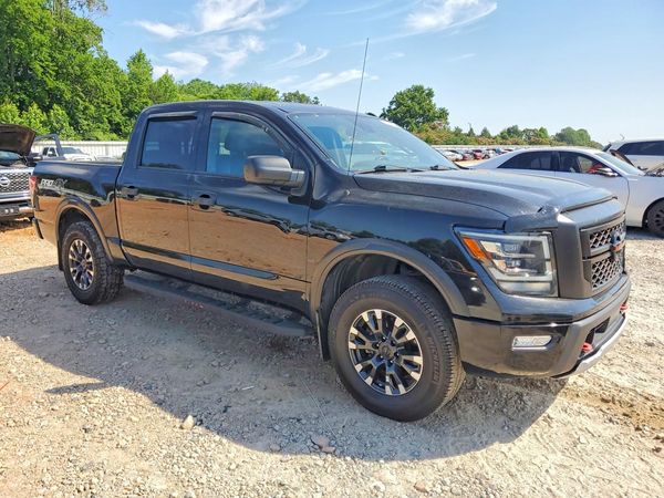 2021 NISSAN TITAN Crew Cab