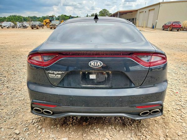 2019 KIA STINGER Base