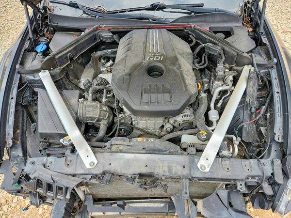 2019 KIA STINGER Base