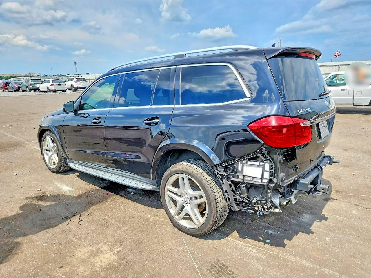 2015 MERCEDES-BENZ GL GL550 4MATIC