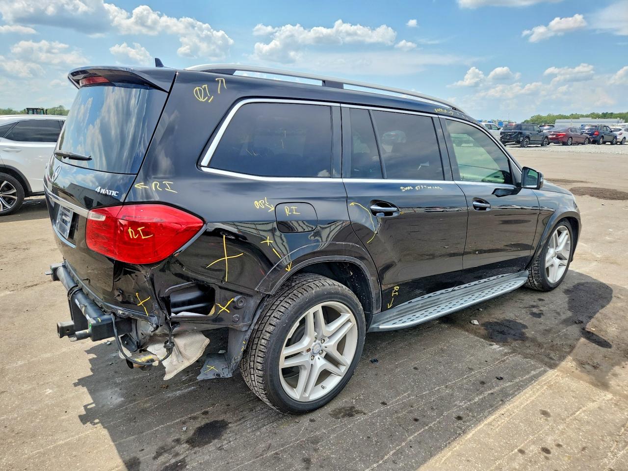 2015 MERCEDES-BENZ GL GL550 4MATIC