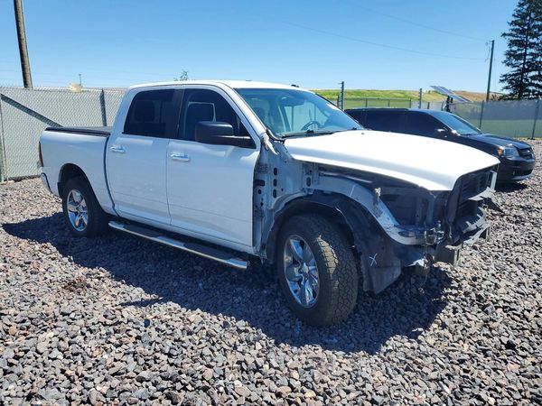2015 RAM 1500 SLT — Passenger 3/4