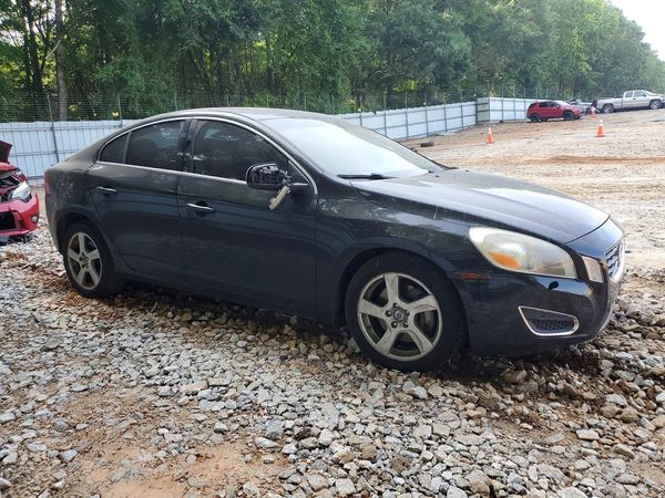 2013 VOLVO S60