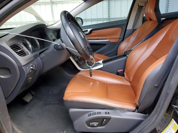 2013 VOLVO S60