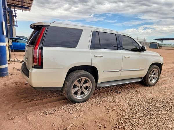 2015 CADILLAC ESCALADE Luxury