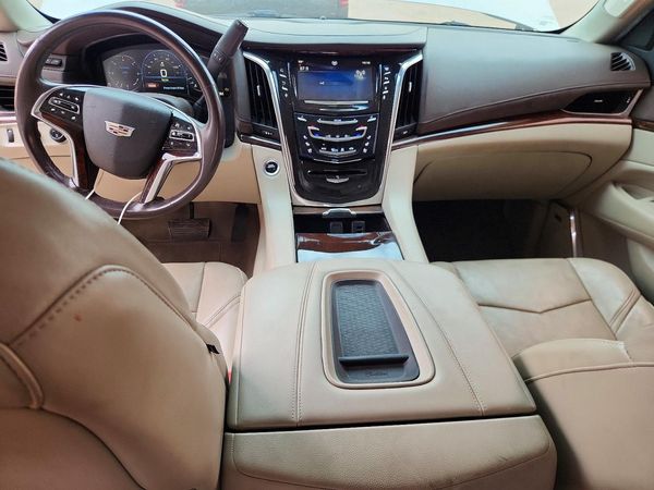 2015 CADILLAC ESCALADE Luxury