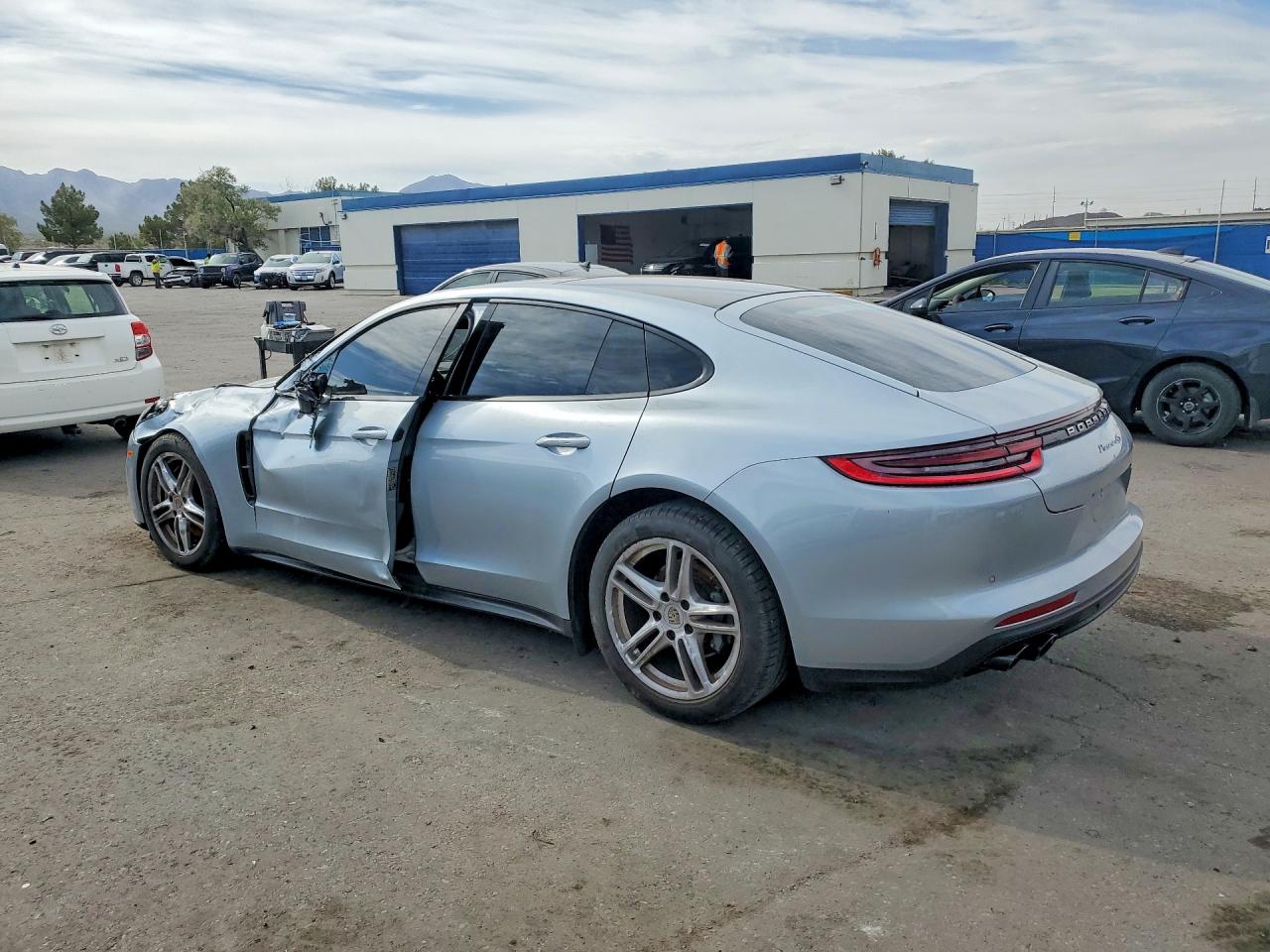 2018 PORSCHE PANAMERA 4S