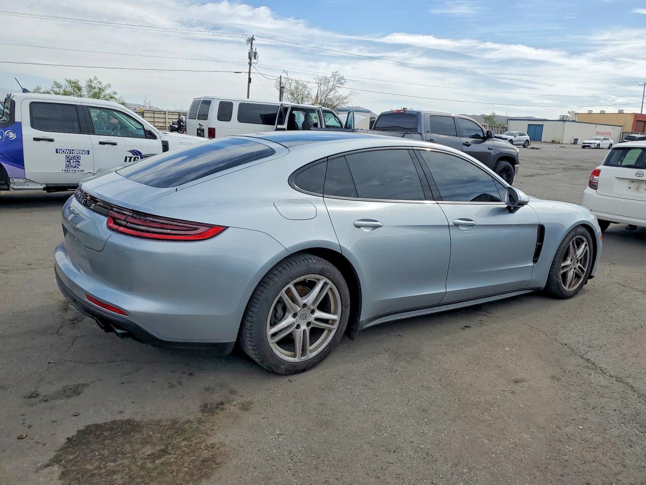 2018 PORSCHE PANAMERA 4S