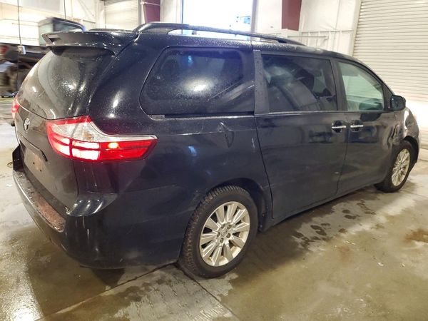 2016 TOYOTA SIENNA