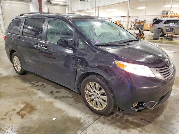 2016 TOYOTA SIENNA