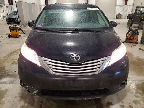 2016 TOYOTA SIENNA