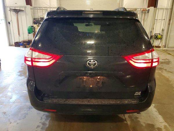 2016 TOYOTA SIENNA