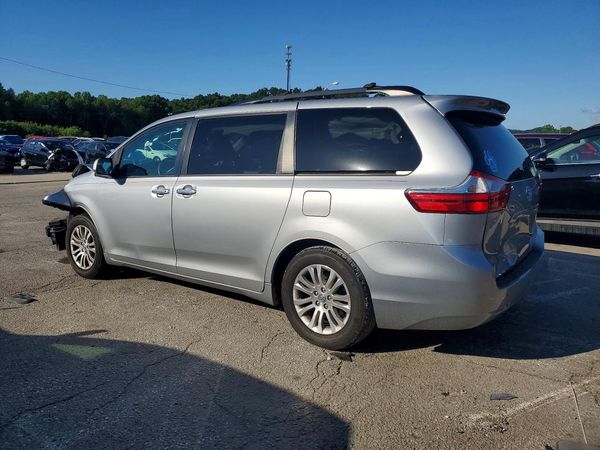 2015 TOYOTA SIENNA